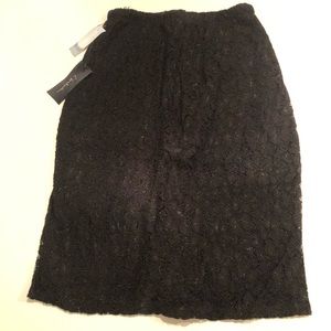 Aritzia: t. babaton Jasper Lace Skirt
